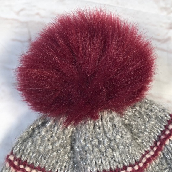 Gap Knit hat Pom Pom Style One size Gray burgundy with stretch - Picture 3 of 8